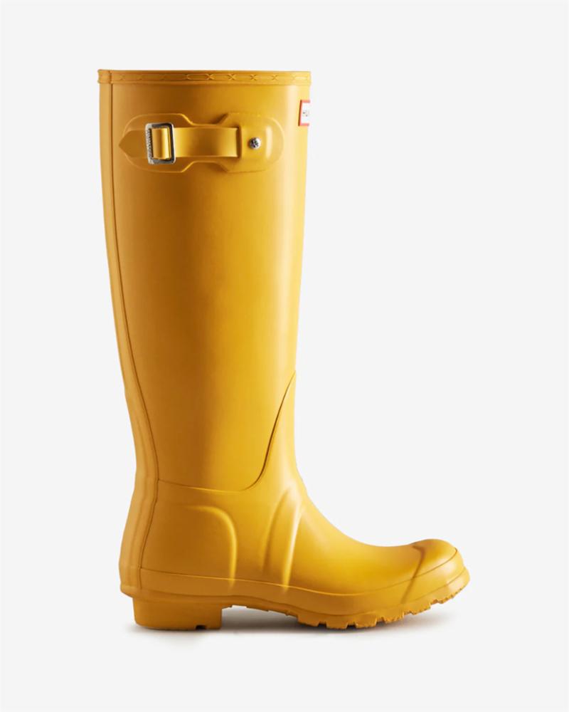 Yellow hunter deals boots womens