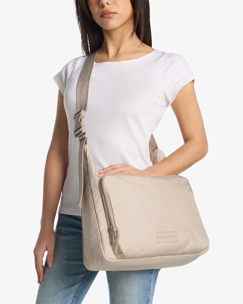 HUNTER WOMEN COMMUTE CHAMPAGNE DENIER NYLON